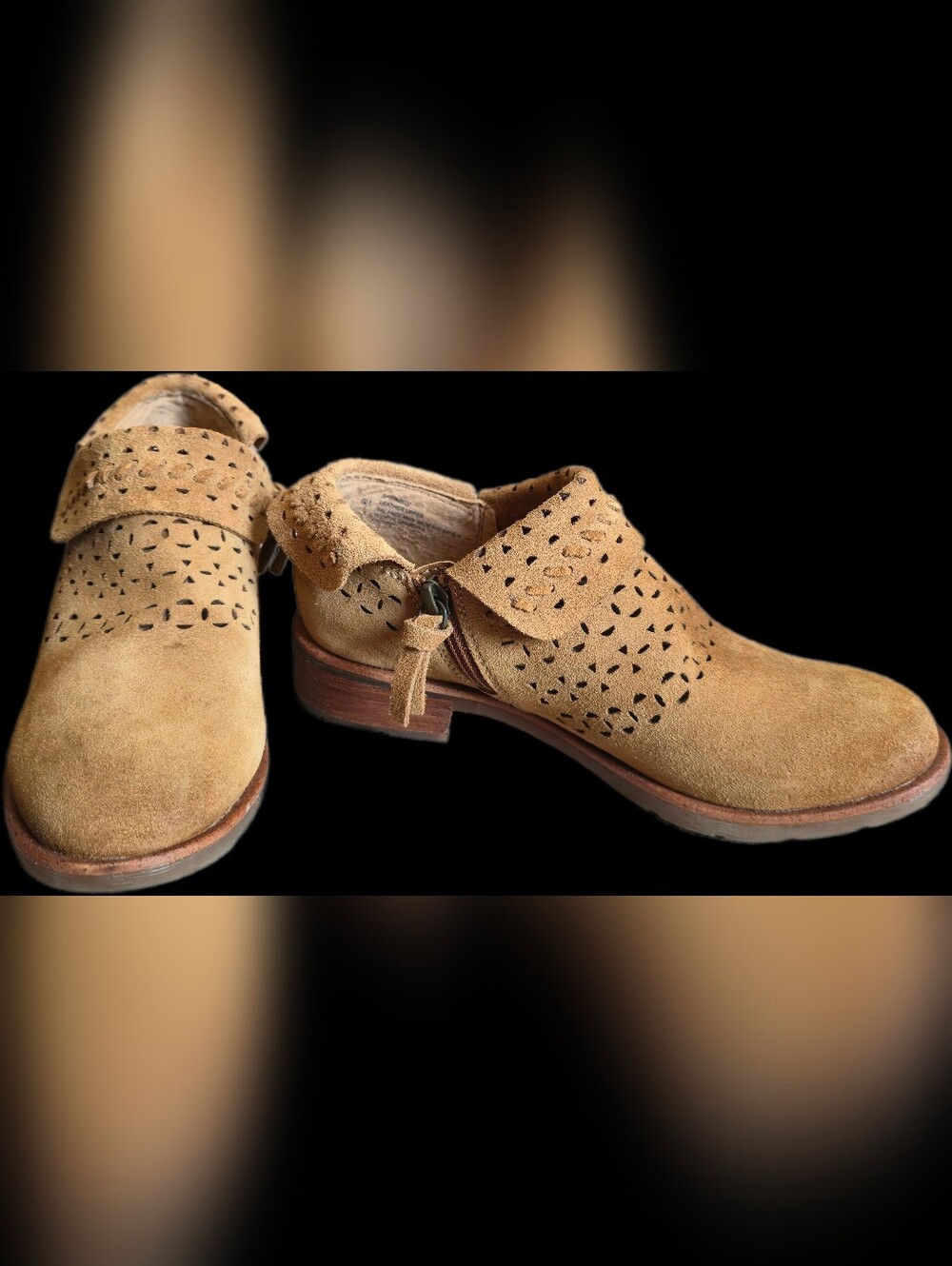 Sofft Bristow Tan Suede Laser Cut Ankle Booties Size 6M - Picture 2 of 16